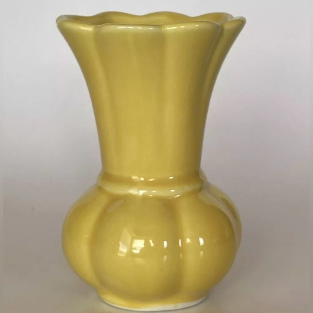 Elegant Yellow USA Mid Century Modern Vase w Embossed Flower Design